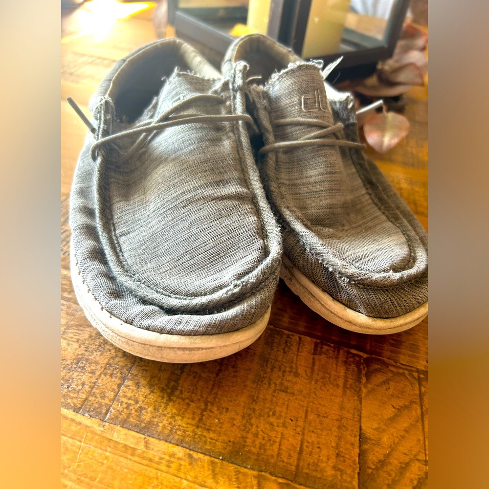 Hey Dude Size Y4 L5 Wally Youth In Linen Stone Slip On Sneaker